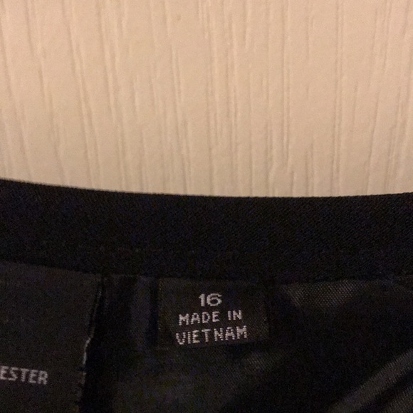 KASPER SKIRT Black /Size #16. Split flaps / lining. - Picture 5 of 8